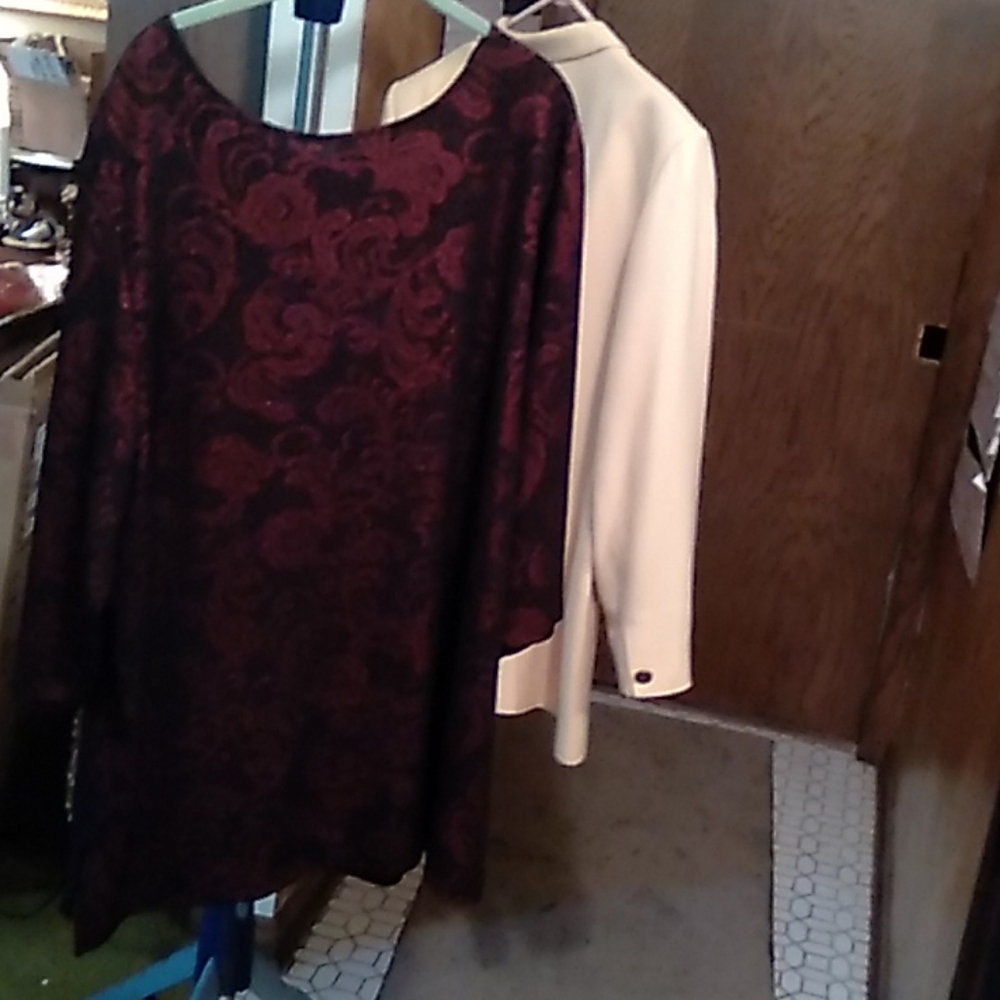 Maggie Barnes patterned top 3X